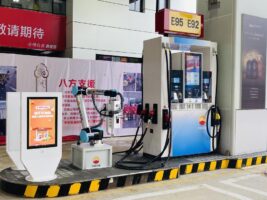 戶外設備極限拷問，控顯工控觸摸一體機憑啥脫穎而出？