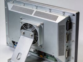 工业一体机和商用一体机到底差多少？四个维度告诉你