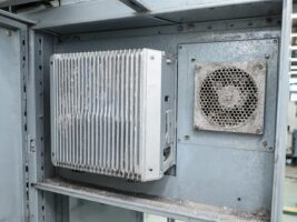 粉尘沉积拖垮柜内散热风道，工业控制电脑怎样切断从积尘到宕机的失效链条