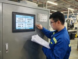 液晶显示器件空白详细规范换版实施，工控显示触摸屏的规格书重写与验收核验方向